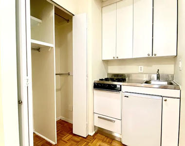 East 79th Street and East End Avenue - Photo Thumbnail 4