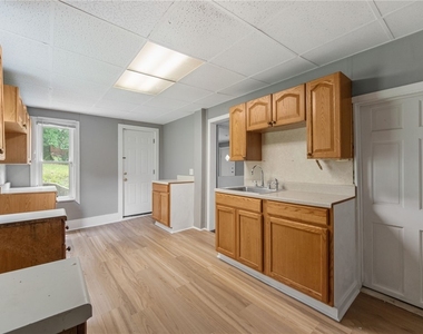 160 Hazelwood - Photo Thumbnail 11