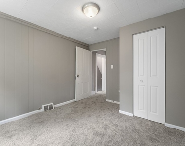160 Hazelwood - Photo Thumbnail 18