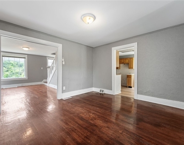160 Hazelwood - Photo Thumbnail 9