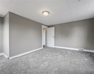 160 Hazelwood - Photo Thumbnail 23