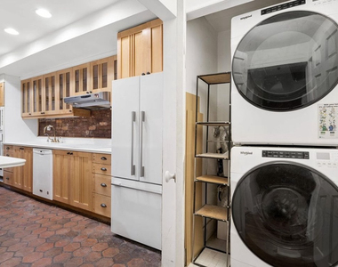 212 East 11th Street - Photo Thumbnail 4