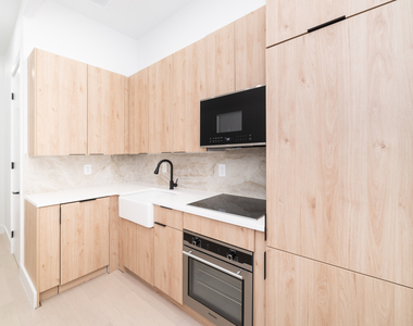 47 St Marks Place - Photo Thumbnail 5