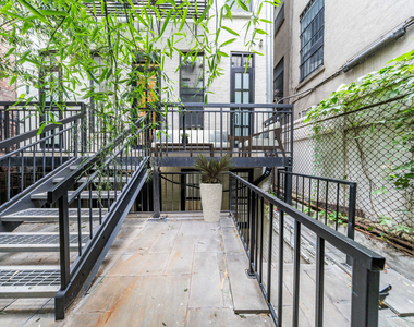 47 St Marks Place - Photo Thumbnail 10