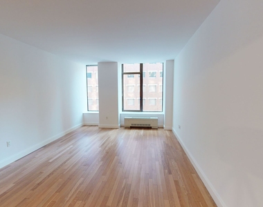 10 Hanover Square - Photo Thumbnail 1