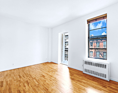 East 25th Street - Photo Thumbnail 1