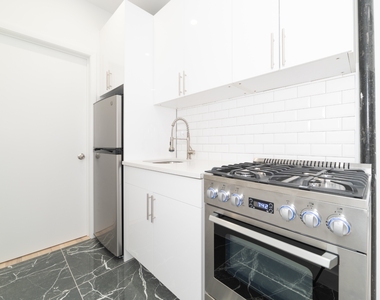 703 9th Avenue - Photo Thumbnail 3