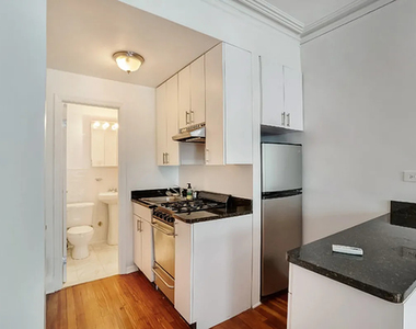 East 65th Street - Photo Thumbnail 2
