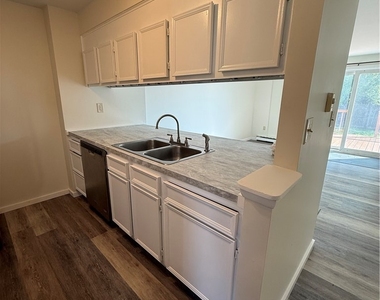 5448 Tourmaline Drive - Photo Thumbnail 6