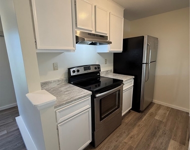 5448 Tourmaline Drive - Photo Thumbnail 4