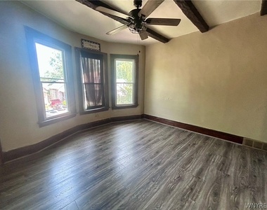 151 Amber Street - Photo Thumbnail 3