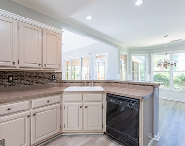 1748 Christiana Drive - Photo Thumbnail 13