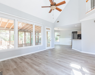 1748 Christiana Drive - Photo Thumbnail 8