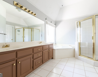 1748 Christiana Drive - Photo Thumbnail 19