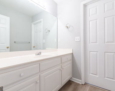 1748 Christiana Drive - Photo Thumbnail 22