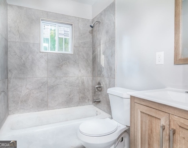 511 Gresham Park Drive - Photo Thumbnail 4