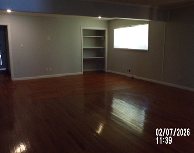 2705 Neptune Place - Photo Thumbnail 5