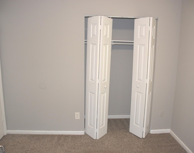 4952 Isle Royal Court - Photo Thumbnail 5