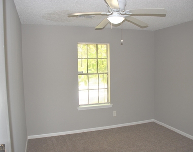 4952 Isle Royal Court - Photo Thumbnail 7
