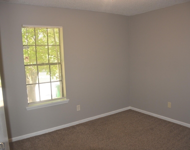 4952 Isle Royal Court - Photo Thumbnail 6