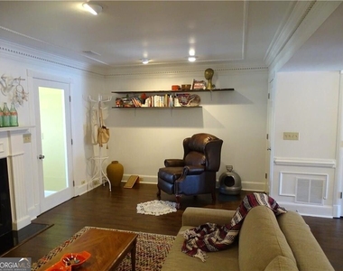410 Forestgate Court - Photo Thumbnail 10