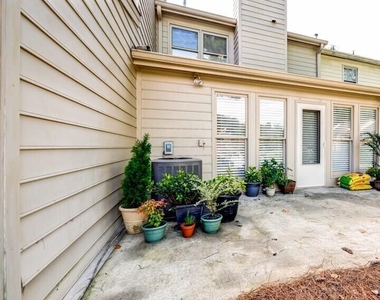 410 Forestgate Court - Photo Thumbnail 15
