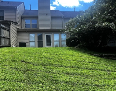 410 Forestgate Court - Photo Thumbnail 16