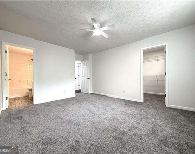 2150 Lexington Lane - Photo Thumbnail 12