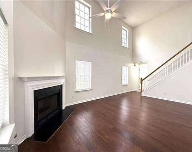 2150 Lexington Lane - Photo Thumbnail 2