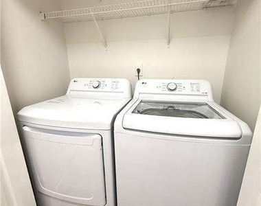 2150 Lexington Lane - Photo Thumbnail 7