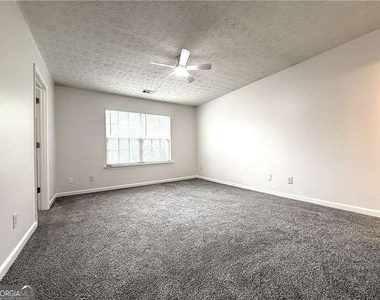 2150 Lexington Lane - Photo Thumbnail 11