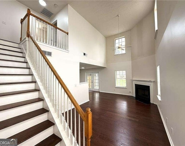 2150 Lexington Lane - Photo Thumbnail 1