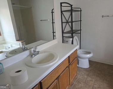 5625 Princeton Oaks Drive - Photo Thumbnail 12