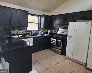 5625 Princeton Oaks Drive - Photo Thumbnail 7