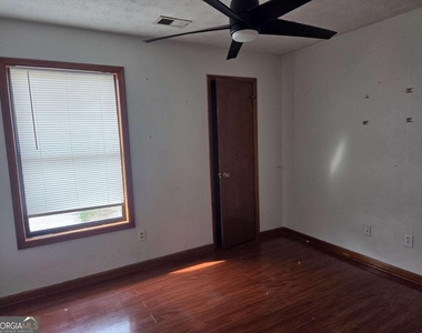 5625 Princeton Oaks Drive - Photo Thumbnail 11