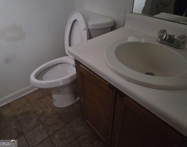 5625 Princeton Oaks Drive - Photo Thumbnail 13