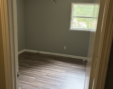 531 Carithers Road - Photo Thumbnail 7
