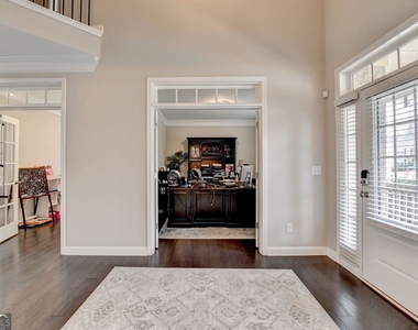 5525 Nesmith Court - Photo Thumbnail 2