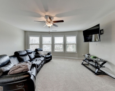 5525 Nesmith Court - Photo Thumbnail 22