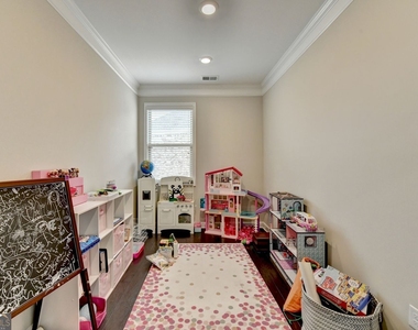 5525 Nesmith Court - Photo Thumbnail 18