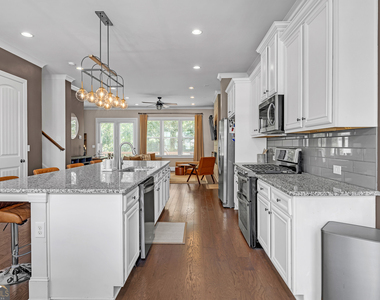 720 Avondale Hills Drive - Photo Thumbnail 8