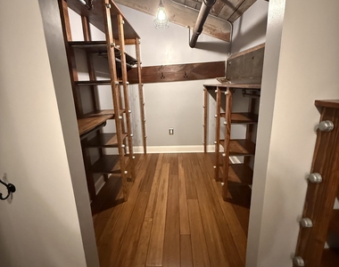 210 Walker Street Sw - Photo Thumbnail 13