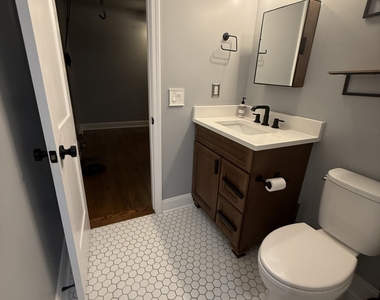 210 Walker Street Sw - Photo Thumbnail 9