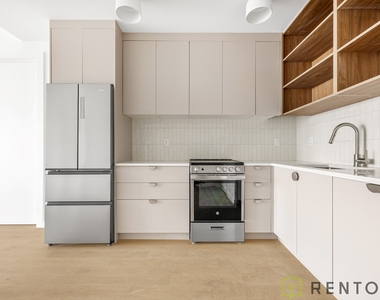210 Greenpoint Avenue - Photo Thumbnail 2