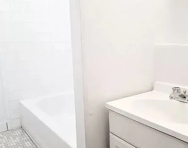 217 East 29th Street - Photo Thumbnail 4