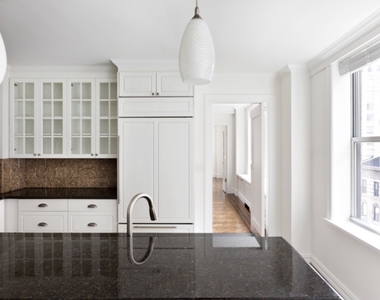 East 80th Street - Photo Thumbnail 3