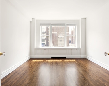 East 80th Street - Photo Thumbnail 7
