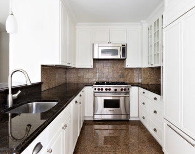 East 80th Street - Photo Thumbnail 4