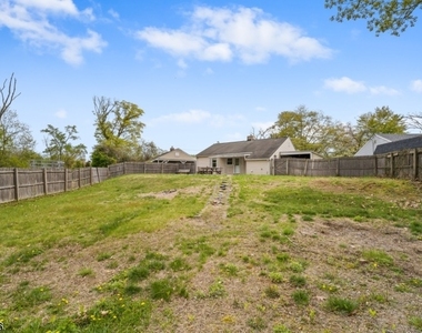 49 Louis Ave - Photo Thumbnail 14