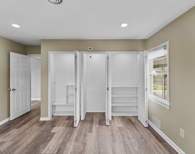 49 Louis Ave - Photo Thumbnail 7